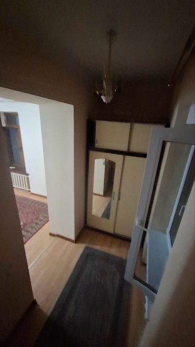 Шахар марказида Боллага Квартира Амир Темур хиёбони метро олдида!!!