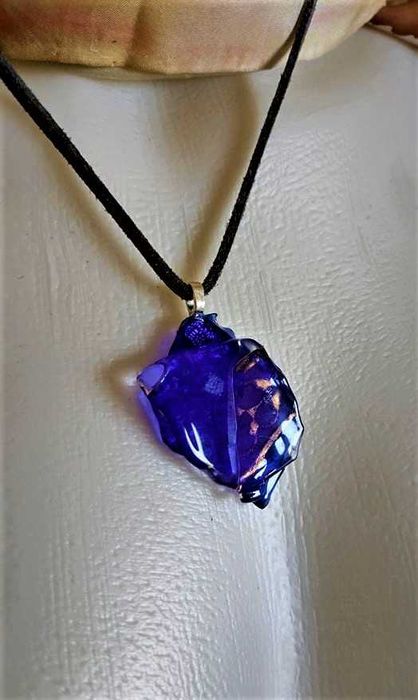 Медальоните са изработени от мурано стъкло. любов .  Красив подарък.