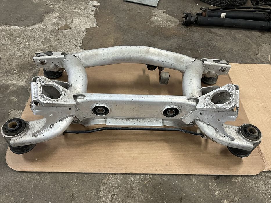 Заден мост за BMW E39 Комби