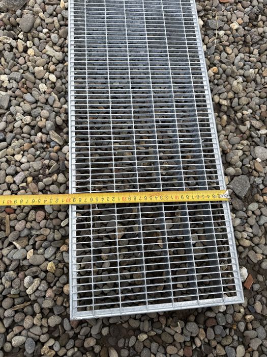 Trepte ,Rigole ,grilaje zincate 125cm//30