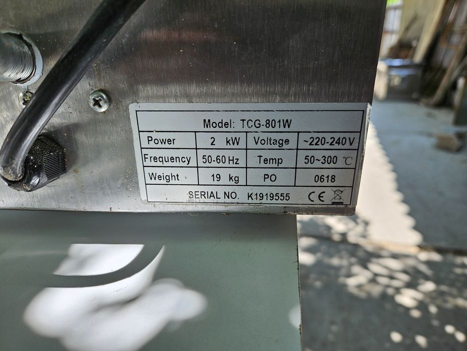 Гофретник тип швейцарска вафла на ток професионален  втора употреба