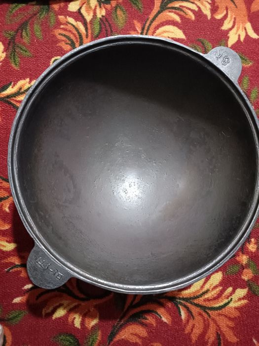 Казан из пищевого чугуна СССР на 8 литров