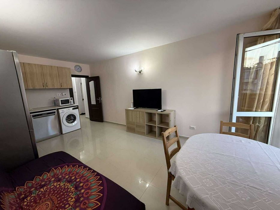 Дава се под наем Двустаен апартамент в Поморие - 64 кв.м за 433.5 € - Снимка #1