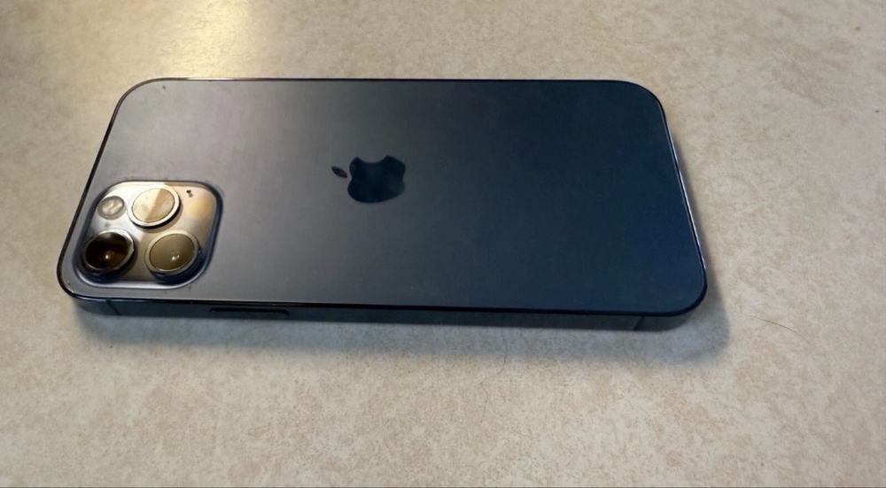 iPhone 12 Pro синий ОБМЕН на iPhone SE3 2023