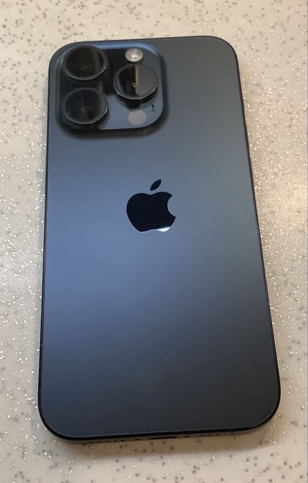 Продавам Iphone 15 pro 128gb blue