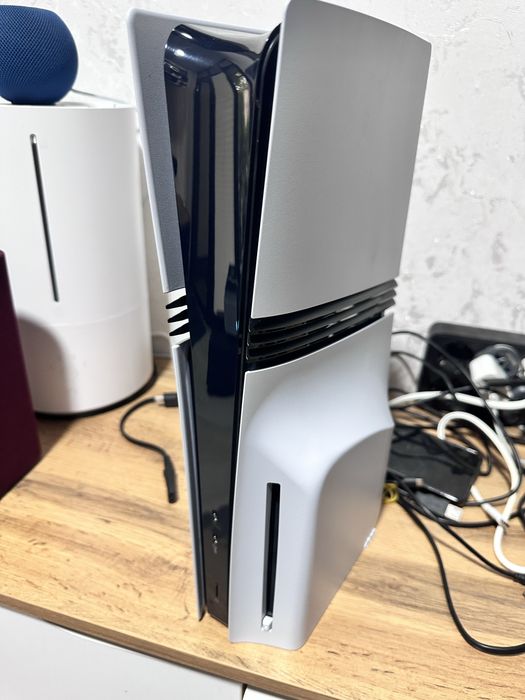 Playstation 5 продам как на фото б.у как новый привозной гарантия год