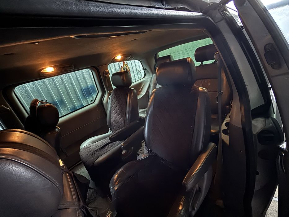 Продам киа карнивал 8 мест