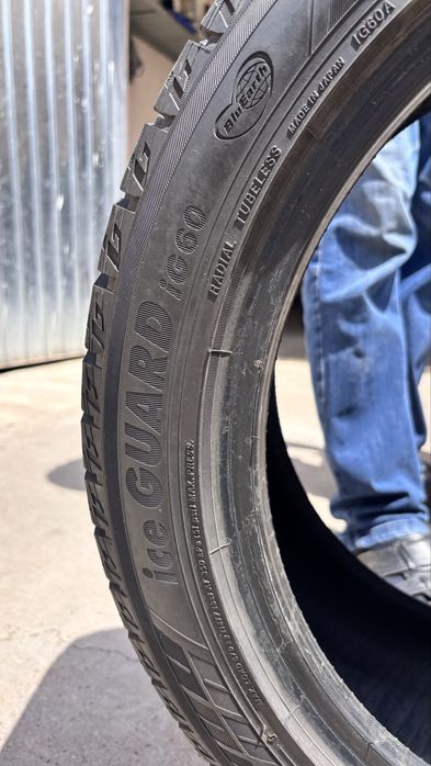 Продам зимние шины Yokohama 235/45/18 R18