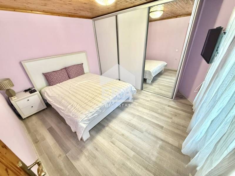 Ексклузивна обзаведена къща за продажба със зимна градина с барбекю, р