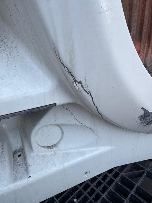 Продам крыло от DAF. Есть трещина.