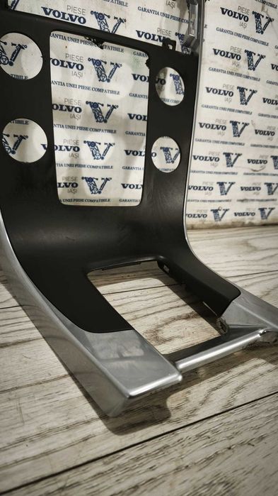 Consola centrala Rama cromata VOLAN STANGA VOLVO S60 V60 2010 - 2016
