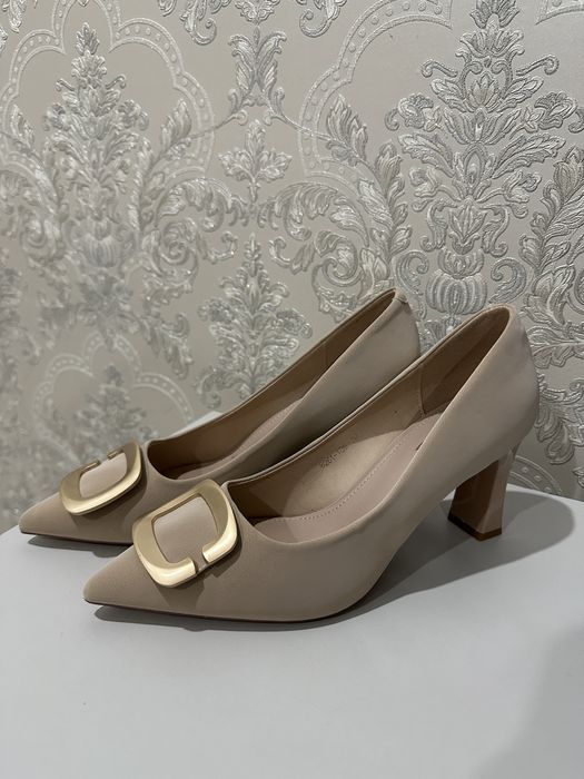 1рет киілген киімдер,срочно сатылады!