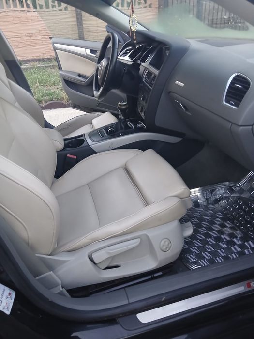Vând Audi A5 2010