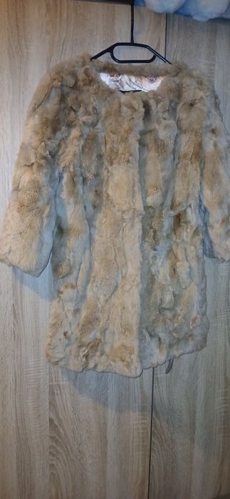 Blana naturala marimea L dar merge si M ! Superbă! Pret de bluza !
Cum