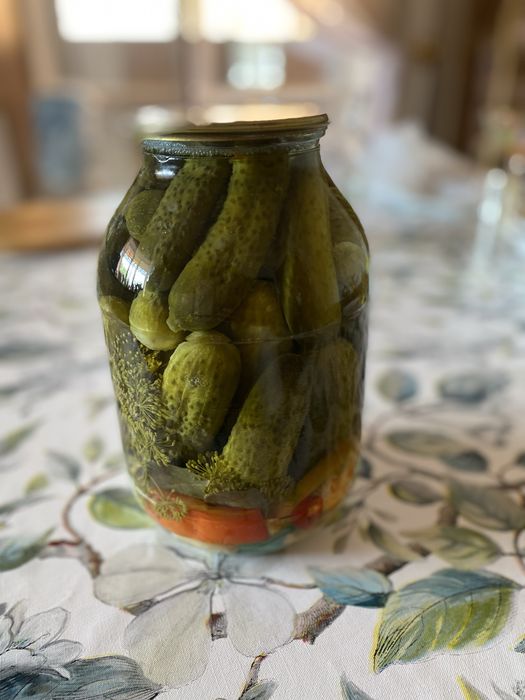 Огурцы, корнишоны соленые