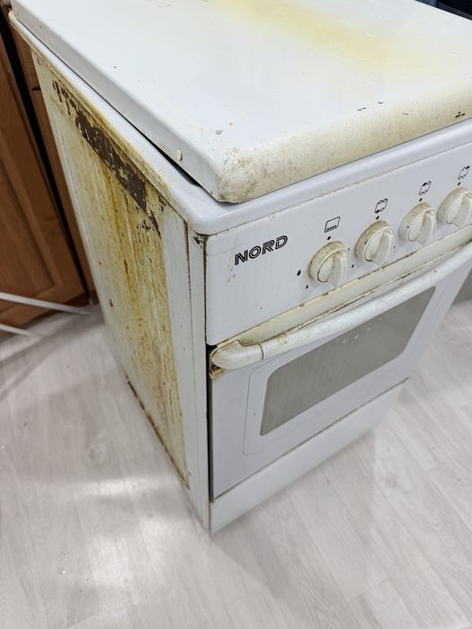 Продам газовую плиту Б/У