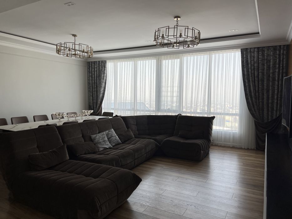 Качественный, раскладной диван