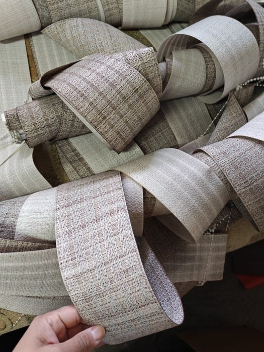 Продам жалюзи 6 шт. Состояние отличное