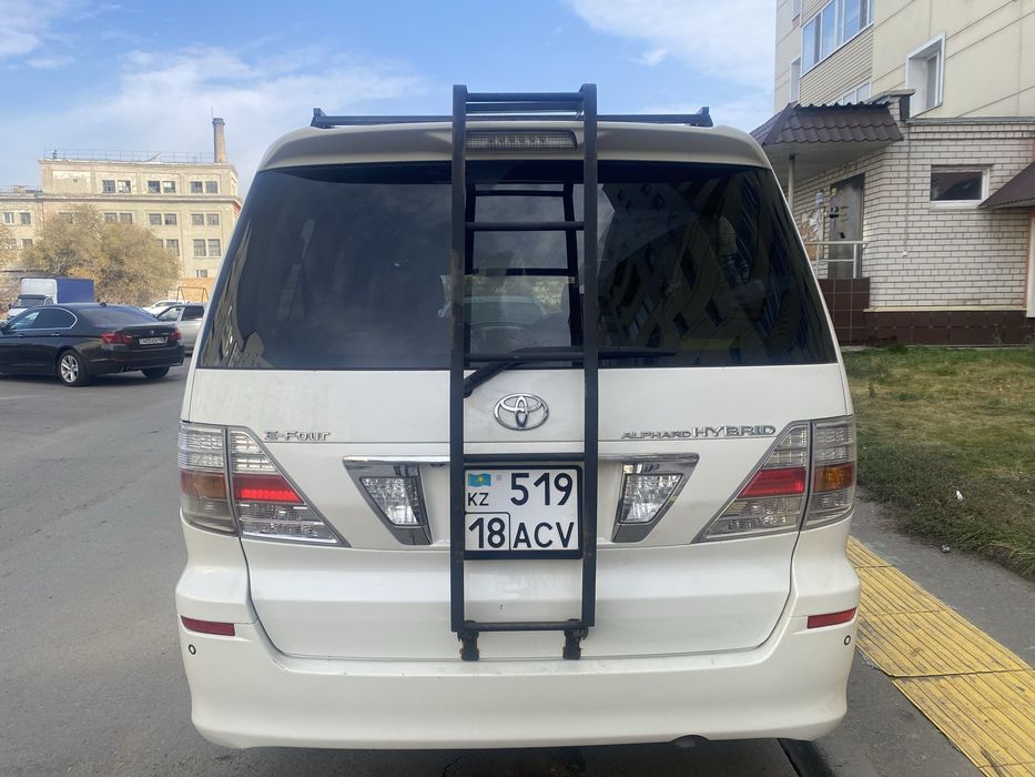 Toyota Alphard 2006
