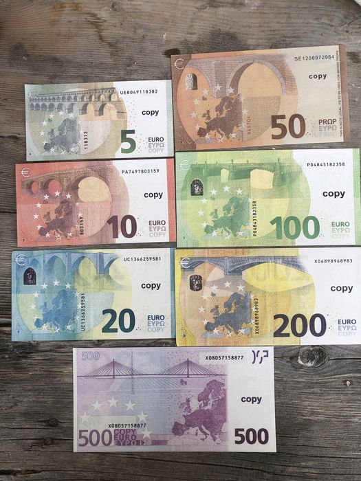 Реквизитни сувенирни евро банкноти, пачки от 5, 10, 20, 50  100, 200 и €500