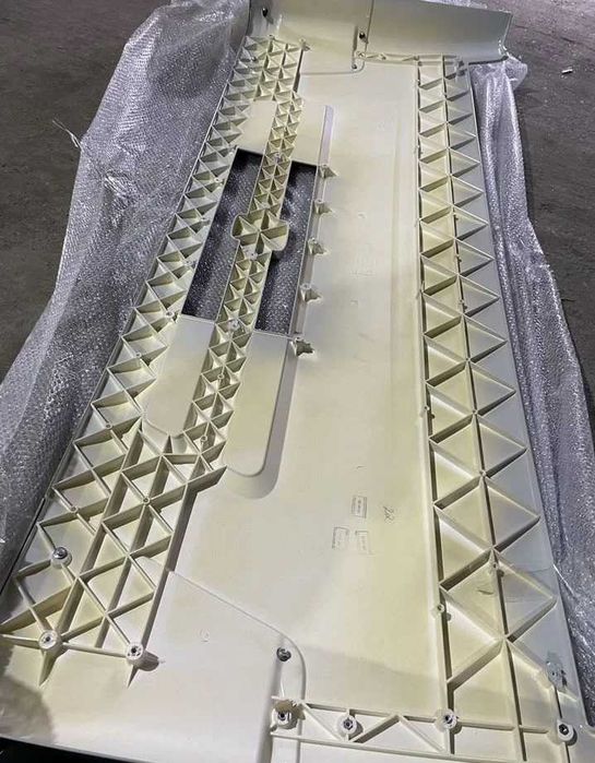 Панель КАМАЗ облицовки радиатора интегральная (рестайлинг), БЕЛЫЙ