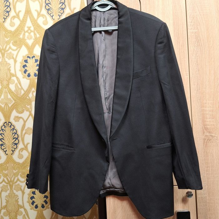 Пиджак-смокинг..