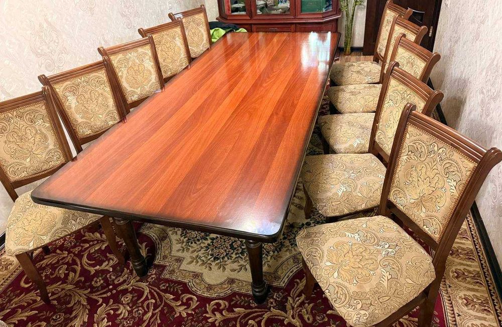 Продается стол на 10 персон и стулья, Б/У.