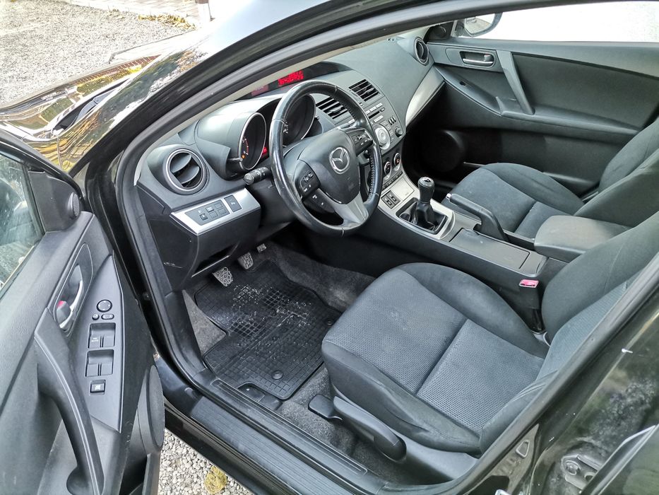 Mazda 3 Limousine 1.6 diesel euro 5 an 2010  dublu Climatronic