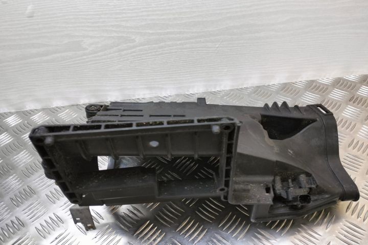 Carcasa filtru aer a2710900901 Mercedes-Benz C-Class W203/S203/CL203