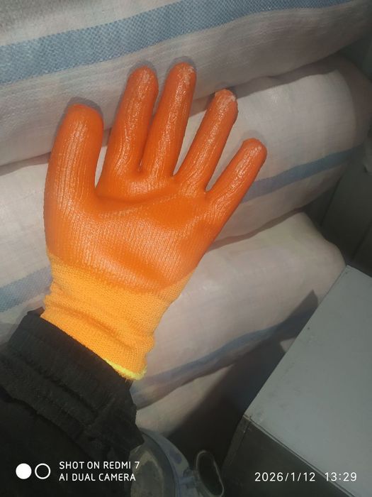 Qalin rezina qo‘lqoplar – «Плотные резиновые перчатки»