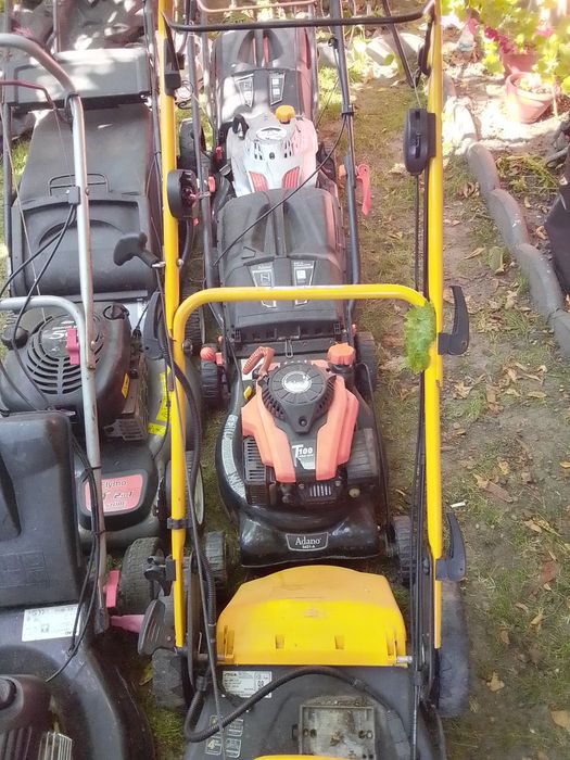 Vând mașina de tuns gazon
