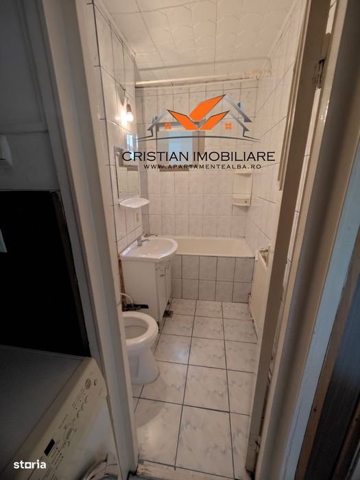 Apartament 3 camere, etaj 1, Cetate!