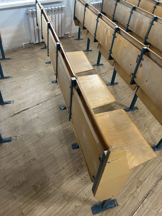 стулья для аудитории