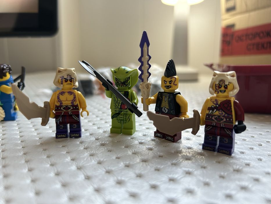 LEGO: Фигурки и самое разное