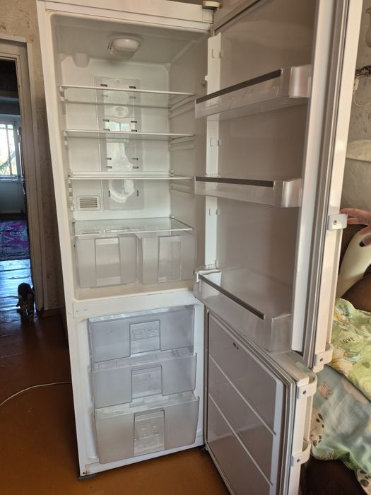 Продам холодильник VESTEL