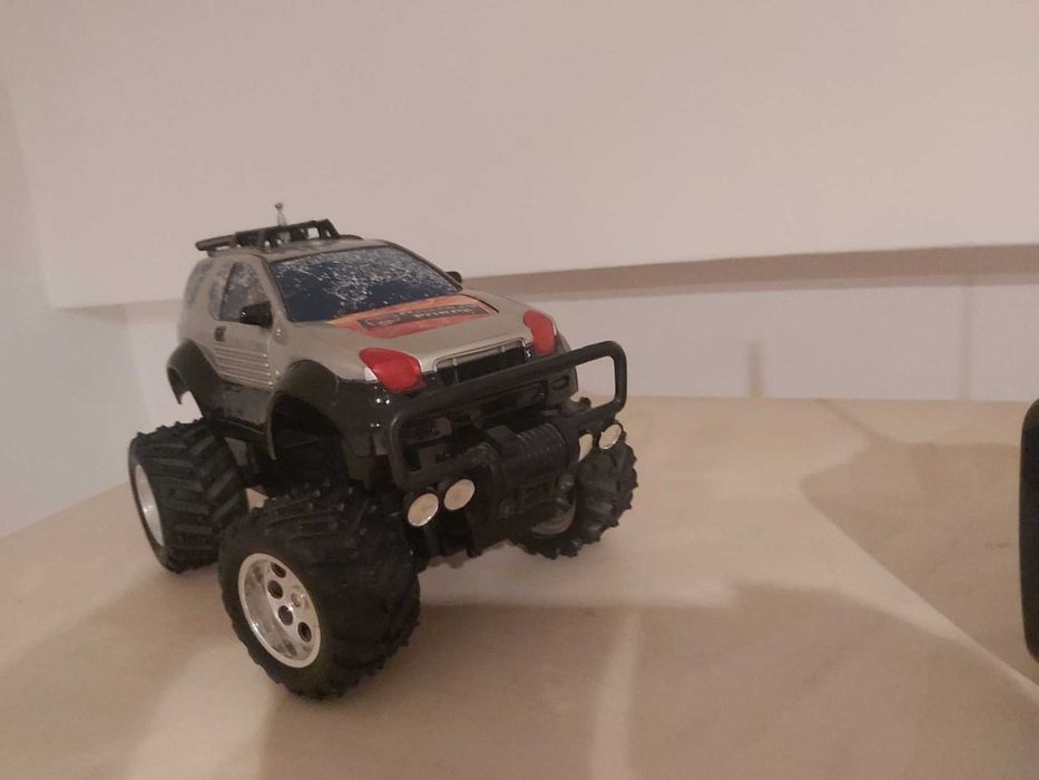 Jucarie RC Isuzu VehiCROSS (model rar)