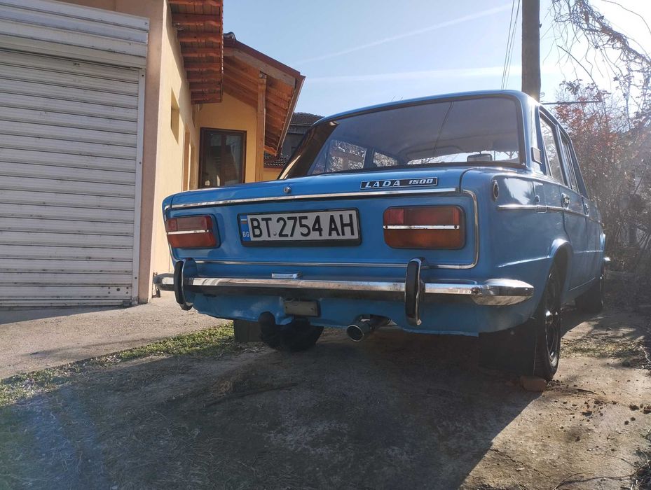 Продавам лада 2103