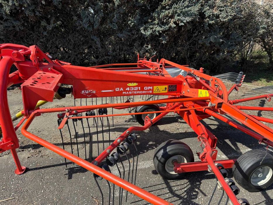 Grebla rotativa marca Khun GA 4321GM