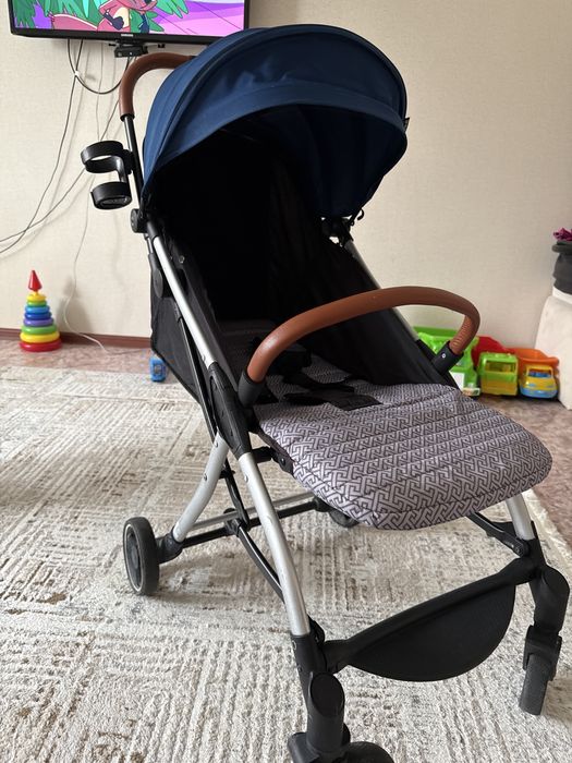 Прогулочную коляска