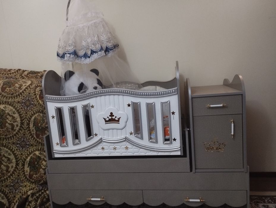 Yangi chaqaloq kravati ishlatilinmagan