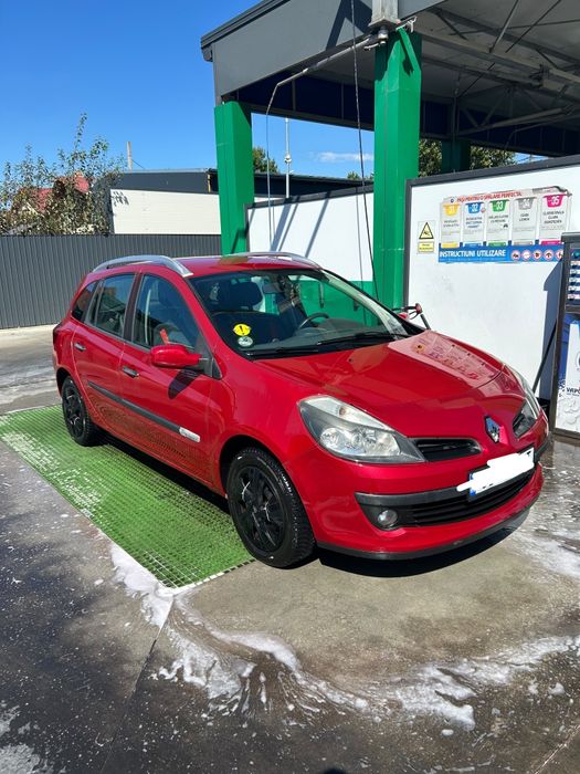 Renault Clio estate rip curl edition