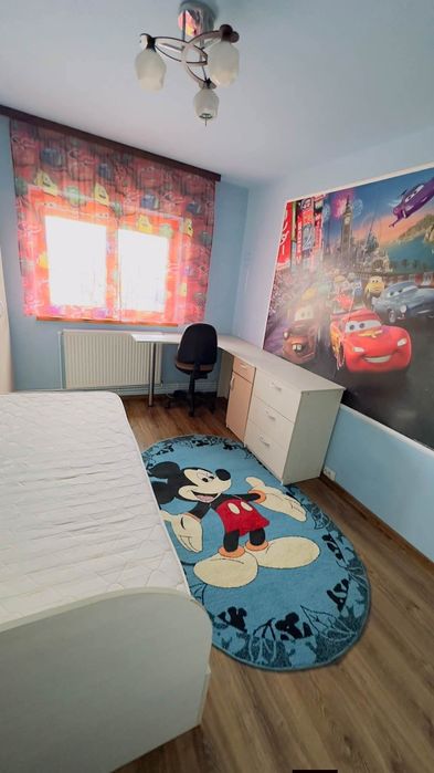 De închiriat apartament cu 3 camere