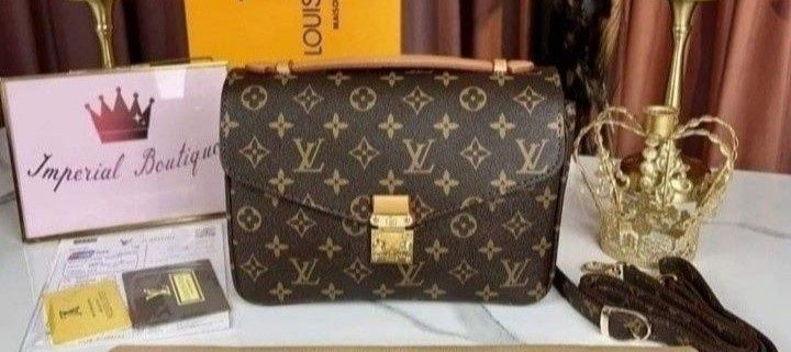 Geanta damă,25/15cm,model Pochette Metis,curea detasabila,saculet,etic