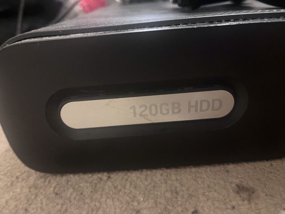 Xbox 360 + controller wireless + 5 jocuri