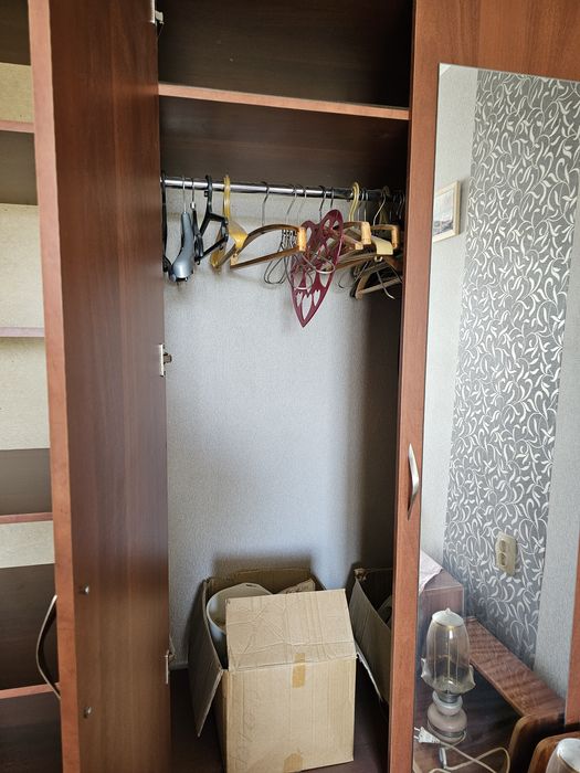 Плательный шкаф с зеркалом