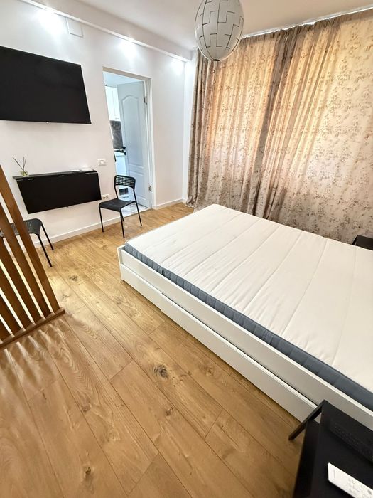 Închiriez garsonieră morarilor proprietar