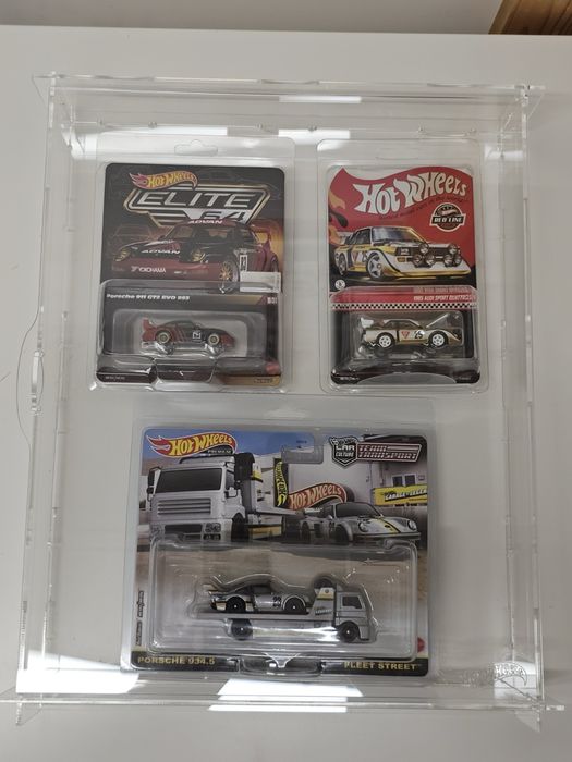 Витрина за колички в блистери Hot Wheels, Matchbox и др.