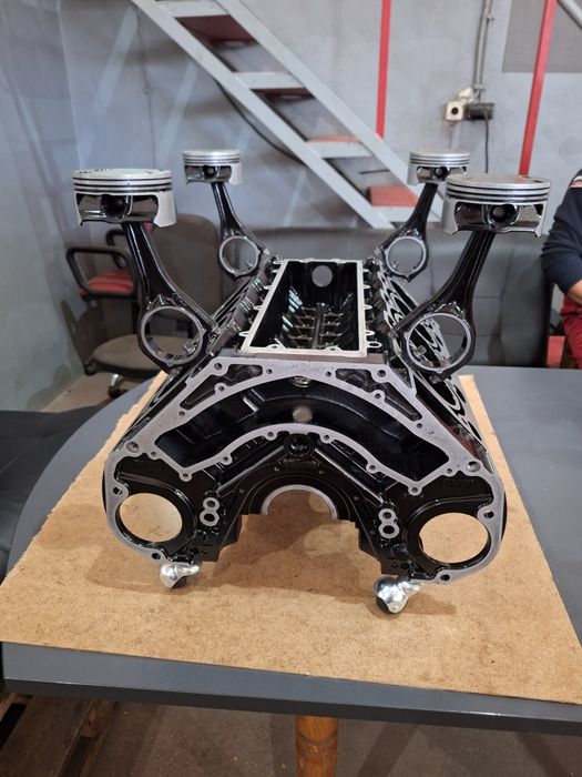 Продавам маса V8 - BMW