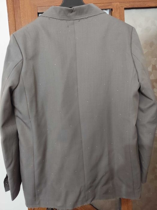 Сиво  овърсайз сако с нежни камъчета