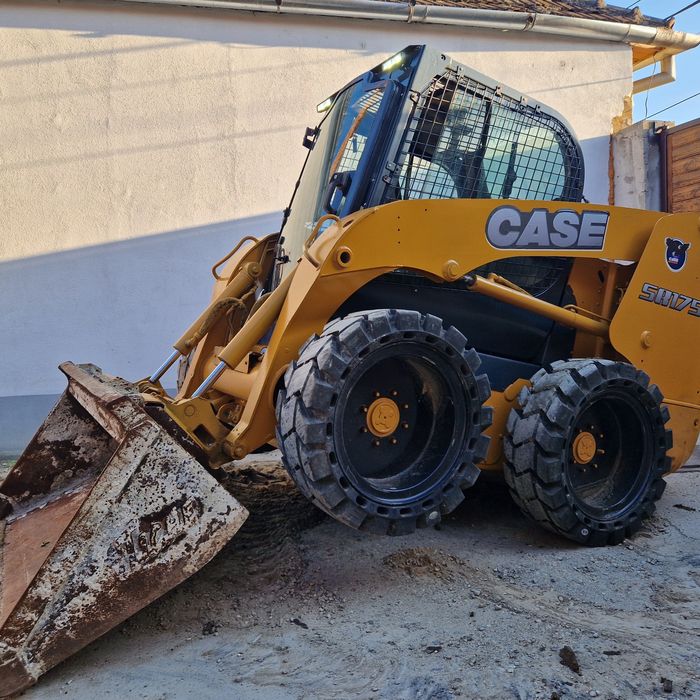 Miniincarcator bobcat Case sr175